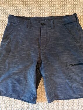 Men’s HUK XL Black Heather Fishing Cargo Shorts with Zip Pocket
